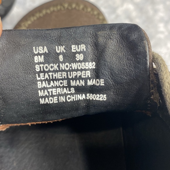 Wolverine leather tie moccasin size 8 slip resistant ICS - Picture 7 of 10